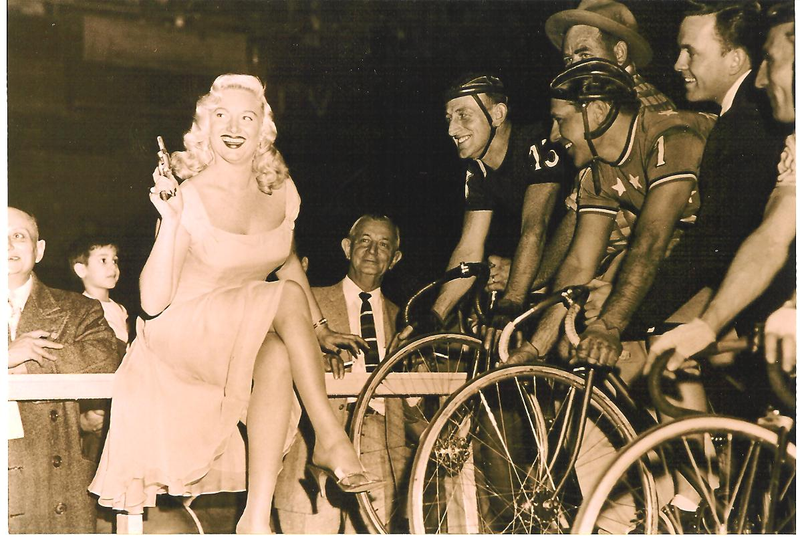 Illustration for article titled Whatever Happened To The "Dangerous Damn Sport" Of Six-Day Bike Races?